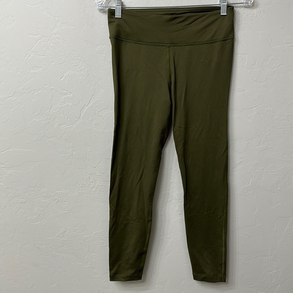 Outdoor Voices green crop leggings size medium